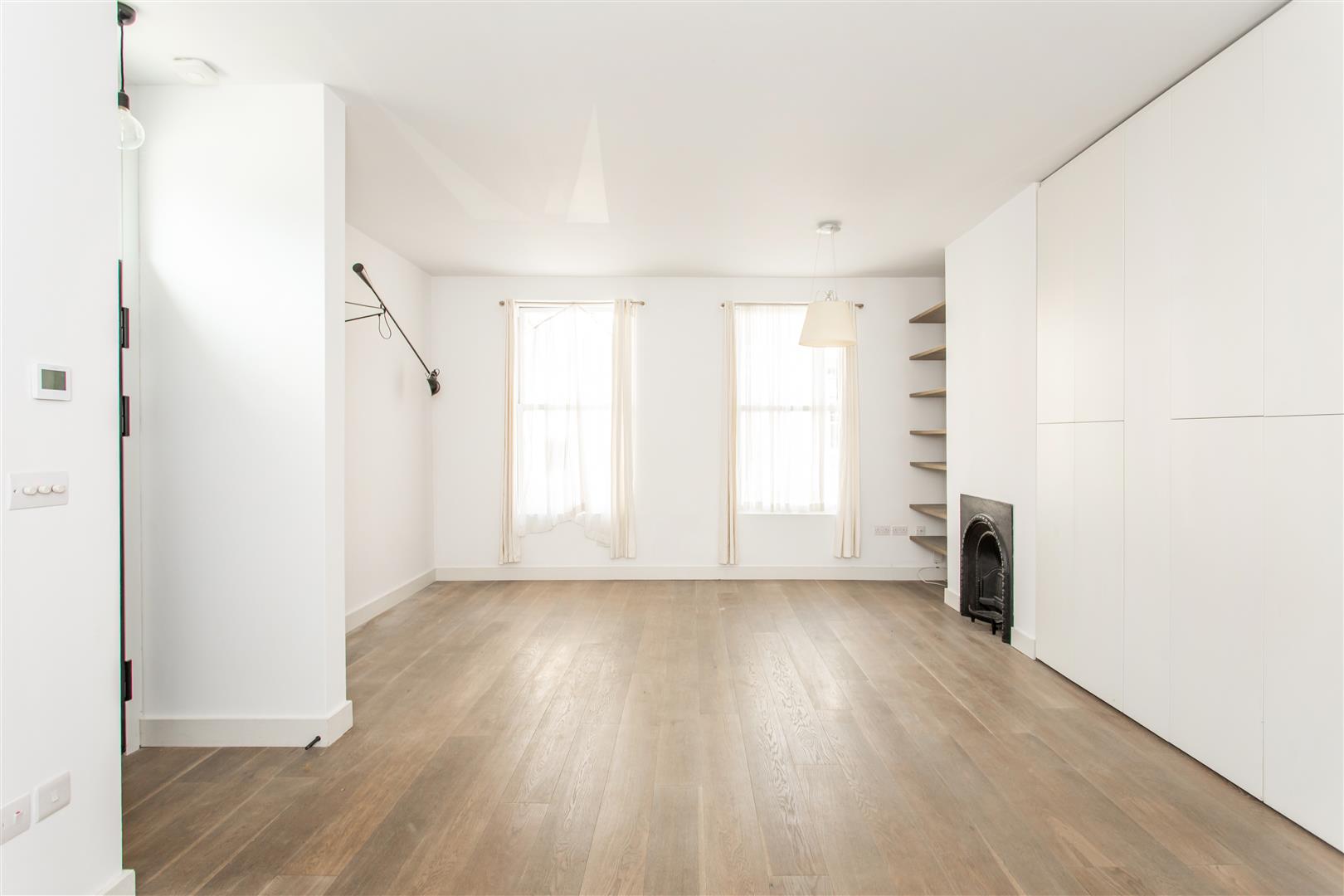 3 bed property in Kenilworth Road, Mile End